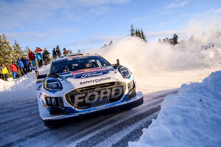 Sicheres Podestergebnis für Adrien Fourmaux/Alexandre Coria im Ford Puma Hybrid Rally1 bei der Rallye Schweden