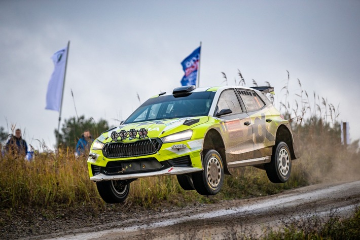 Rallye Schweden: Škoda Fabia RS Rally2-Fahrer Oliver Solberg beginnt seine WRC2-Titeljagd mit klarem Sieg