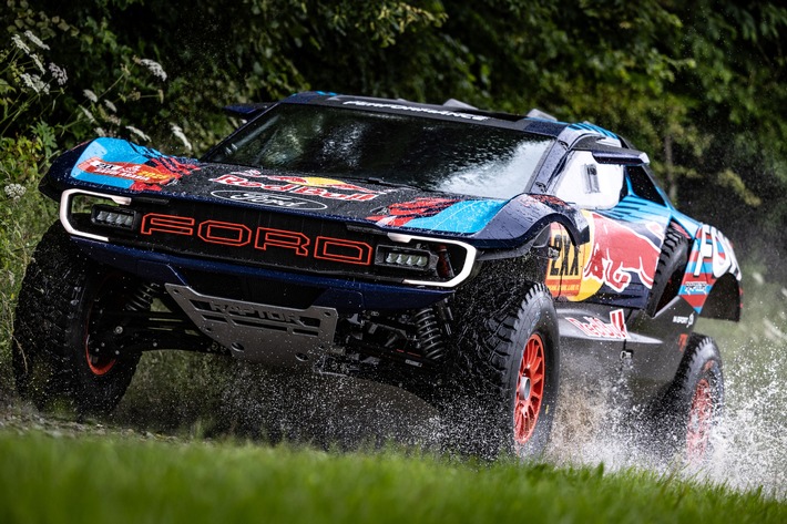 Weltpremiere in Goodwood: Neuer Ford Raptor T1+ zeigt sich bereit für die legendäre „Dakar“ und andere Rallyes