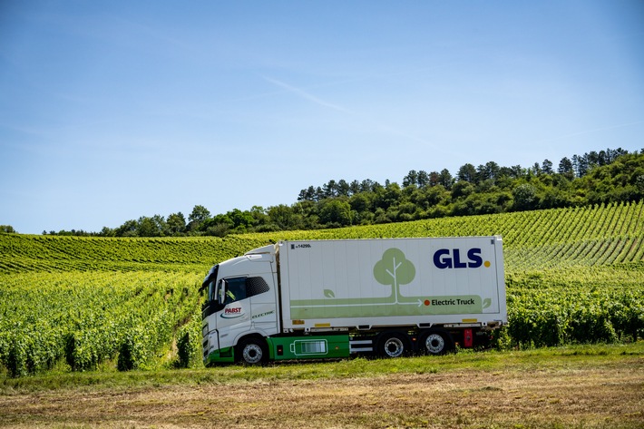 Power ohne Abgase: GLS Germany setzt ersten Elektro-Lkw im Fernverkehr ein